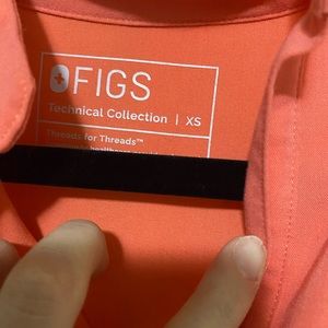 Figs Rafaela top. Hot coral size XS.